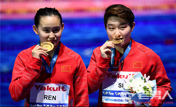 2017游泳世锦赛：女双十米台任茜/司雅杰夺冠 中国获第二金