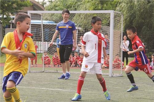 邓小飞足球 新城小学举办“足球节”