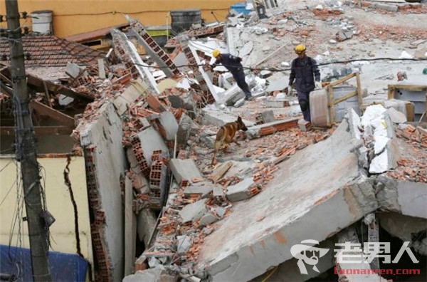 郑州一自建三层民房发生倒塌 事故尚未造成人员伤亡