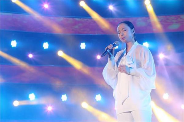 唐蕊华语女歌手 华语乐坛十大女歌手 第一名实至名归 最后一名没想到是她