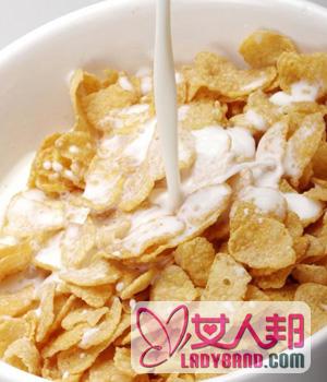【香蕉牛奶燕麦粥】香蕉牛奶燕麦粥的营养价值_食用香蕉牛奶燕麦粥注意事项