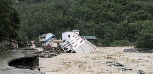 川陕甘连续暴雨爆发洪水 四川盆地出现了成片的大暴雨