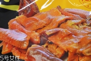 >腊鸡是发物吗？腊鸡属于发物吗？