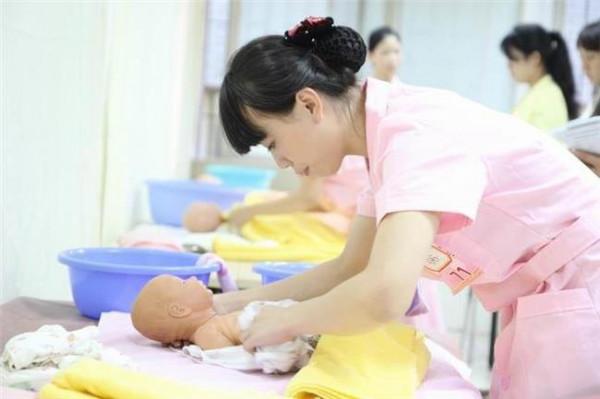 >【育婴师就业前景】中国全国高级育婴师工资待遇