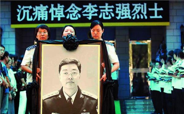 >李志强北京 北京:海淀城管队长李志强被杀案开庭审理