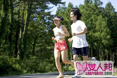 请问空腹跑步对人体健康是否有利 空腹跑步会增加心脏的负担