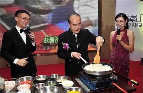 >香港食神戴龙:客家菜需在传承基础上推陈出新