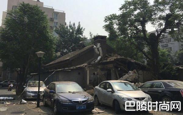 大学社区餐馆爆炸 房子倒塌爆炸声轰隆入耳并地面震动