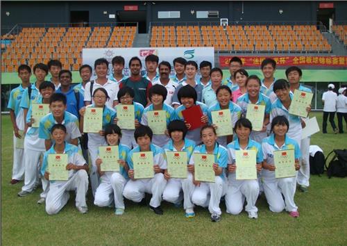 济南三中板球队陈欣雨 济南三中板球队成功晋级全国板球锦标赛
