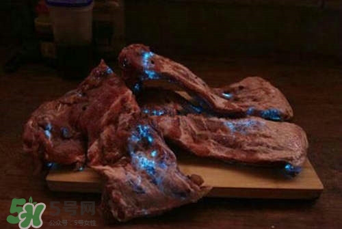 猪肉泛蓝是怎么回事?猪肉泛蓝光还能吃吗