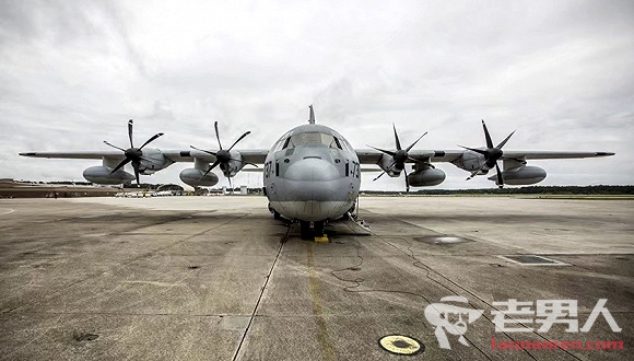 美国一海军陆战队飞机坠毁 至少5人遇难