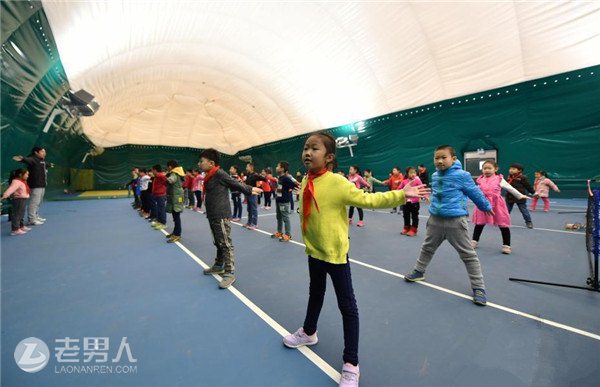 >小学启用气膜体育馆 雾霾天让校方的脑洞炸开