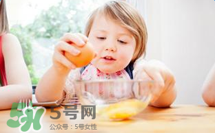 >为什么不能给宝宝吃果冻？宝宝千万不能吃的5种危险食物