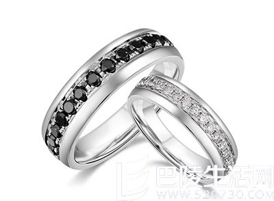 >订婚戒指和结婚戒指分别由谁买?
