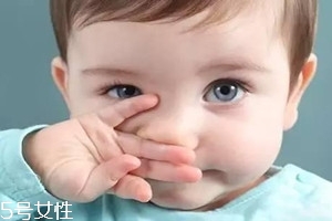 宝宝鼻子干燥是怎么回事 两种原因需注意