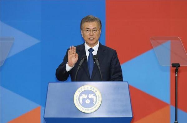 文在寅女性 韩国总统文在寅正式任命韩国首任女性外长