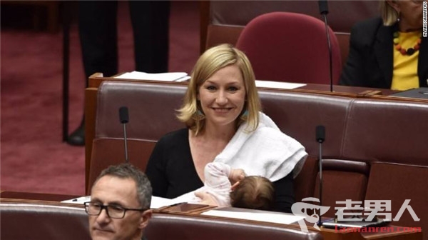 >女议员议会上哺乳 小宝宝成首位在议会上吃奶婴儿
