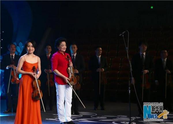 >小提琴家于丽娜 上海音乐学院教授、小提琴演奏家 俞丽拿