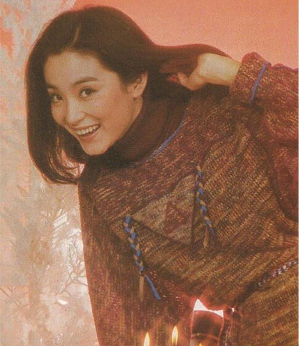 >林青霞年轻 风靡90年代的香港女星 王祖贤林青霞年轻时美得醉人!