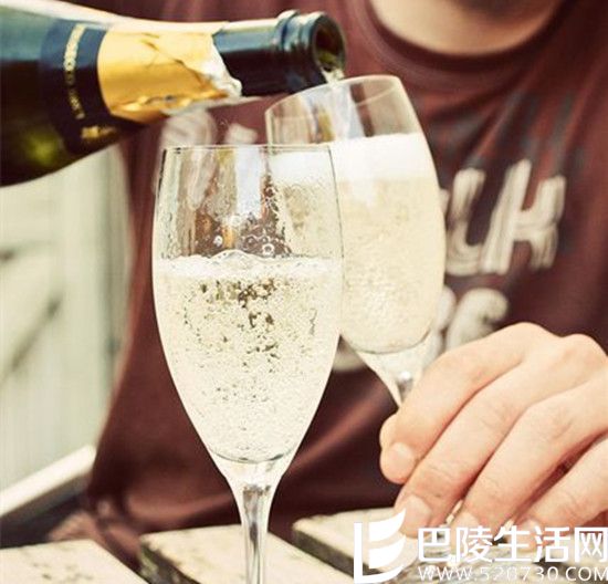 同为意大利起泡酒，普罗塞克和弗朗齐亚柯达有何不同？