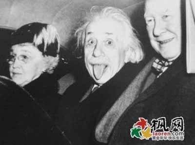 >【爱因斯坦吐舌头的照片来由】爱因斯坦拍照时为什么对记者吐舌头?