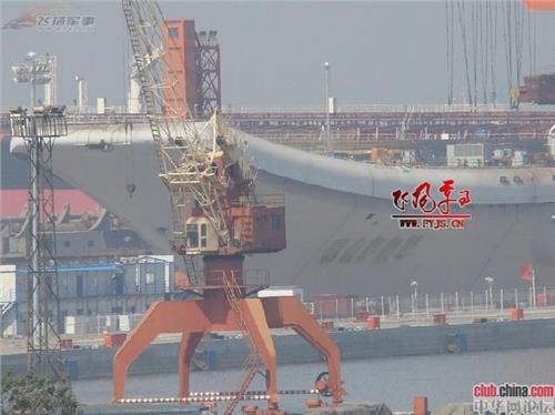 >中国航母最新消息曝光:瓦良格号舰牌已拆除即将重新改名