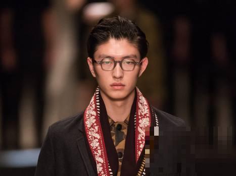 93后，奢侈品Gucci首位启用的中国男模，如今中国排名第二