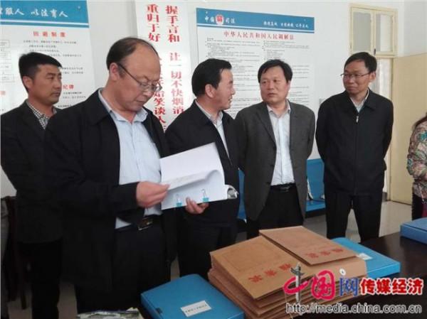 李俊杰书法 就2016年工作访渭南市司法局党组书记、局长李俊杰