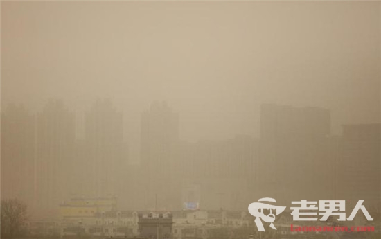 >北京发布沙尘预警 雾霾沙尘齐聚京城