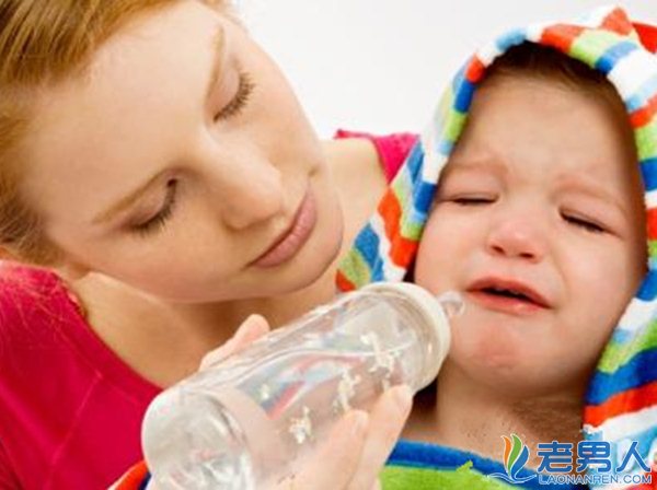 >宝宝不爱喝水的原因你知道么 如何让宝宝喝水