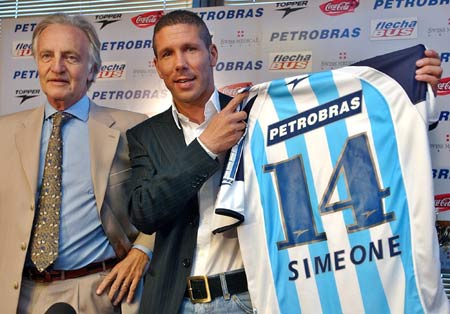 周一晚 阿根廷竞技队主帅迭戈·西蒙尼突然宣布辞职