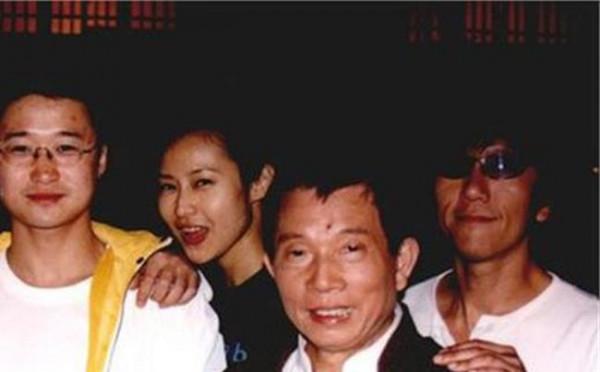 刘家良评价李连杰 功夫皇帝李连杰 拍了两年戏才拿2000块钱 难怪他和刘家良翻脸!